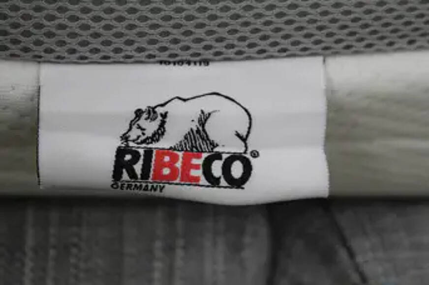 Ribeco TFK mit Firmenlogo auf dem Bezug